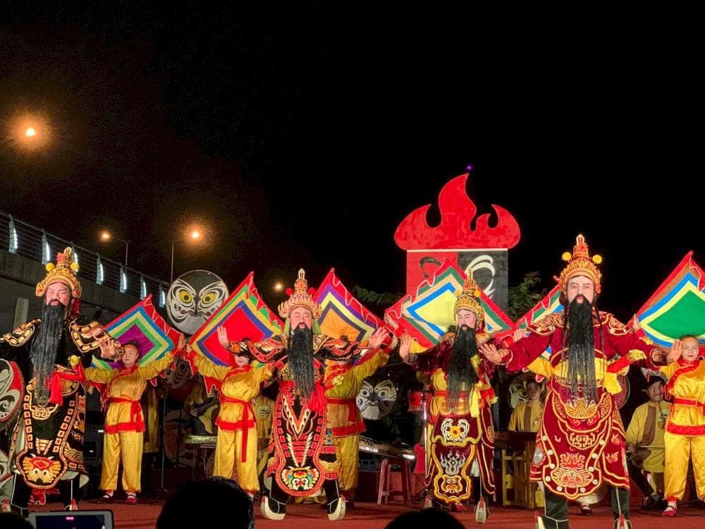 Tuong actors wear intricately designed, striking traditional Vietnamese costumes (Source: Nhà Hát Tuồng Đà Nẵng)